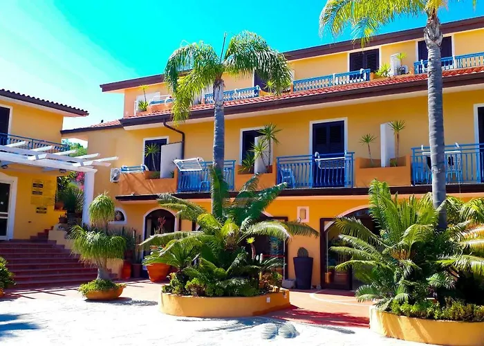 Grotticelle Capo Vaticano