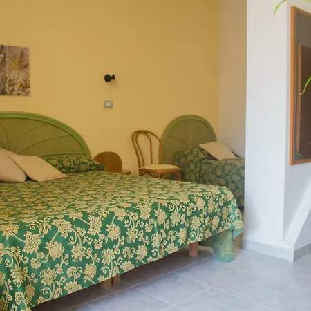 Grotticelle Capo Vaticano