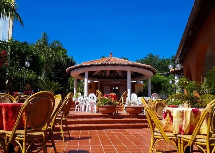 Hotell Grotticelle 3*