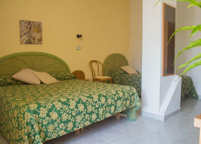 Grotticelle Capo Vaticano